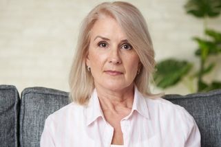 ŽENA-IN - Na návštěvu dcery se už netěším. Pokaždé kritizuje, jak žijeme, co jíme i na co se díváme v televizi, je smutná Jarka